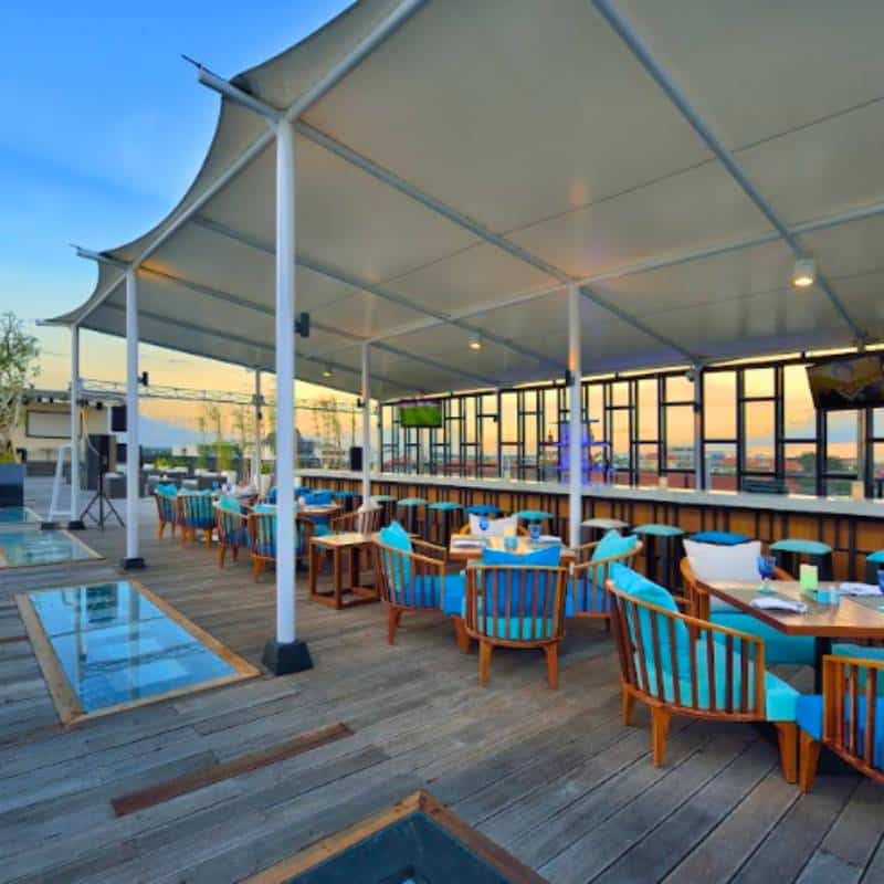 De Vins Sky Seminyak DInning area De Vins Sky Seminyak